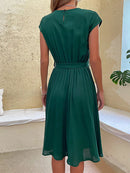 Vestido Plissado Gola Redonda Manga Curta