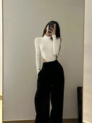 Body Feminino Gola Alta Recorte Vazado